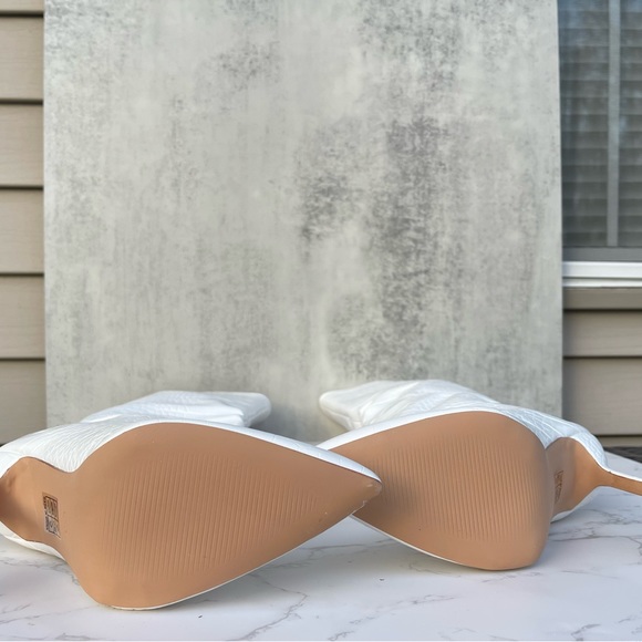 BRAND NEW w/Box Knee-High On Trend Boot. Faux Croc Print. - Picture 9 of 10